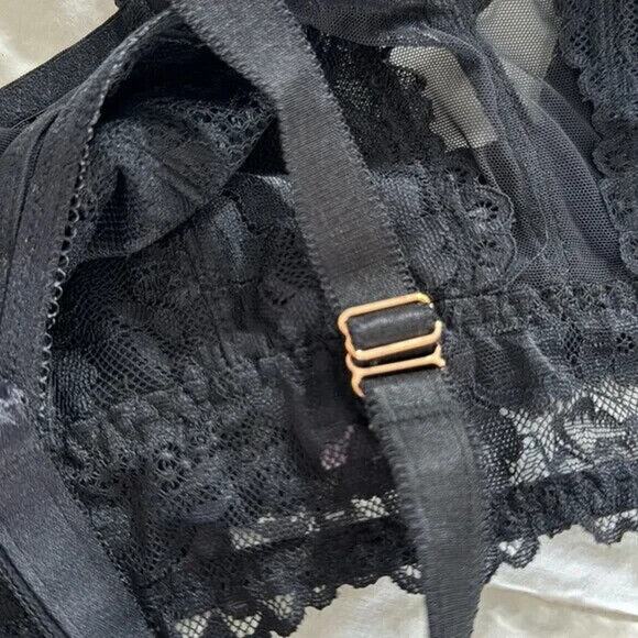 Women's Black Bra Size 32B Lace Bra No Wire Adaptable Savage X Fenty ada… - Picture 10 of 12